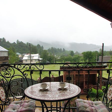 Emerald House Mykulychyn Dış mekan fotoğraf